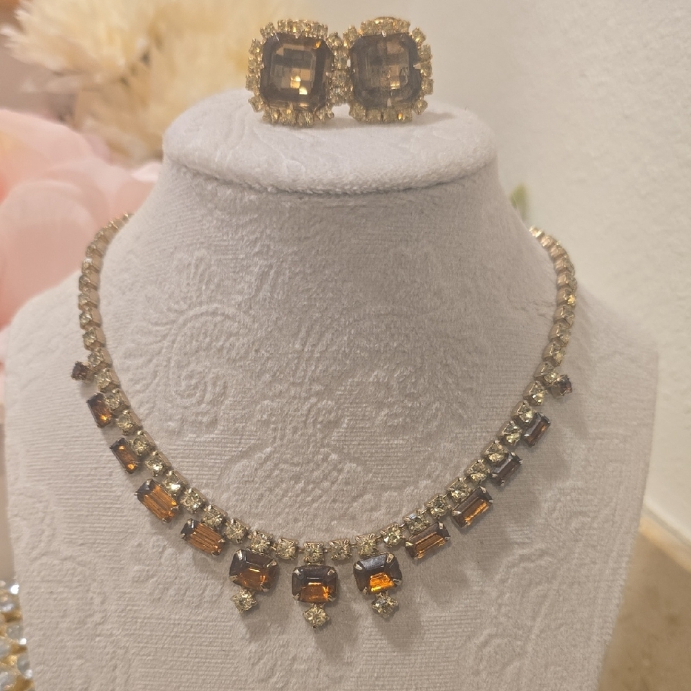 Vintage Elegant Gold and Brown Jewelry Set